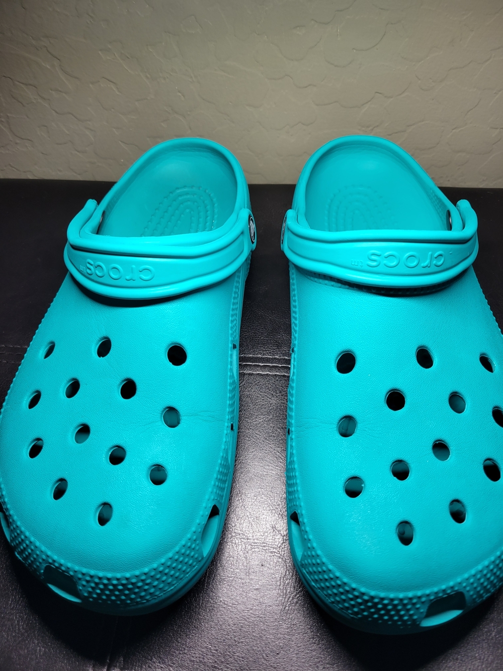 Crocs Classic Clog in Teal Womens Size 11 Mens Size 9